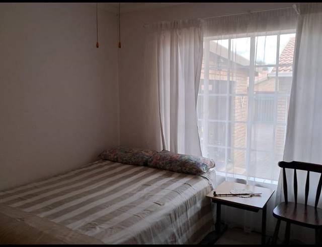 3 BEDROOM TOWNHOUSE FOR SALE IN NOORDHEUWEL